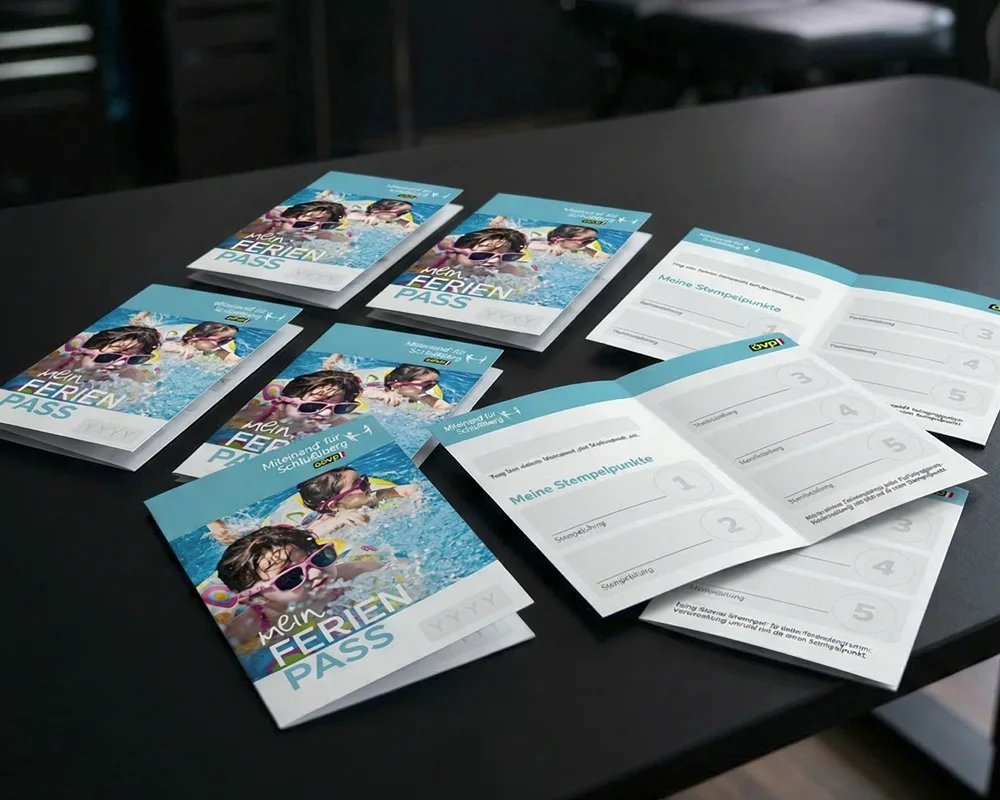 Sammelpässe im Hochformat mit professioneller Rillung im individuellen Sonderformat bestellen.