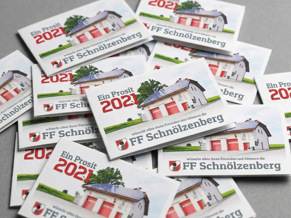 Praktische Taschenkalender für Ganzjahreswerbung als sinnvolles Giveaway für Unternehmen und Vereine, gedruckt als Klappkarte im Visitenkartenformat.