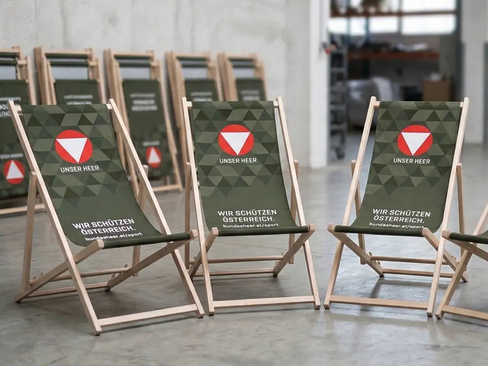 Individuell bedruckte Liegestühle mit hochwertigem Canvasgewebe und vollflächigem 4c Sublimationsdruck für das Österreichische Bundesheer.