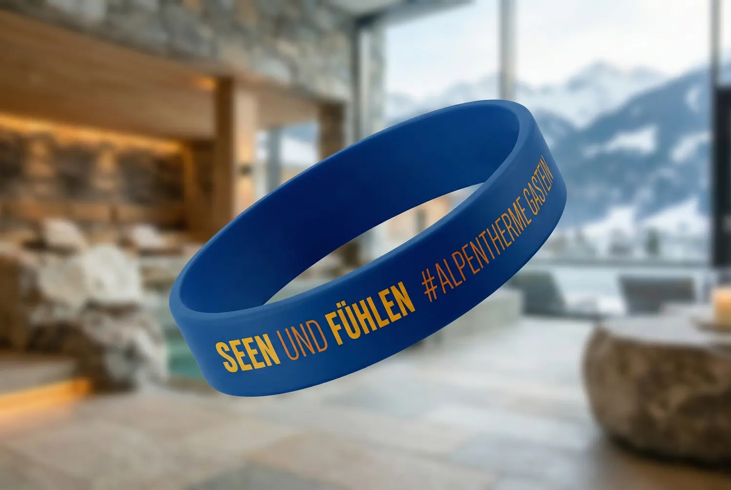 Produktion von bedruckten Silikonarmbändern für die Alpentherme Gastein: Umsetzung von Gäste-Identifikationssystemen und Merchandising durch infinite.